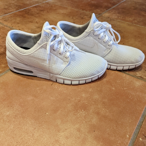 Nike Shoes - White Nike Shoes